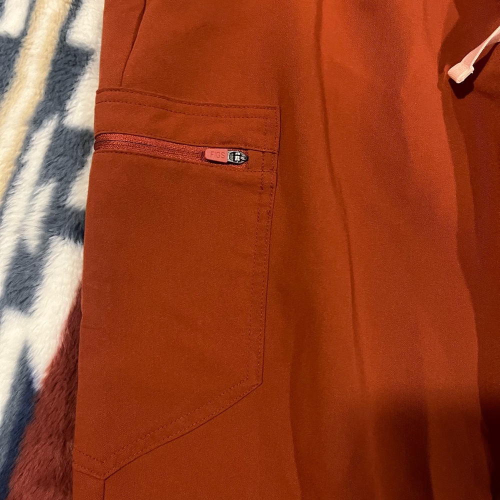 Figs Burnt Orange Scrub Set - Picture 8 of 13